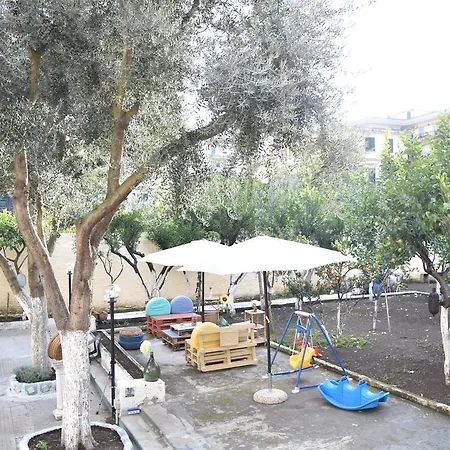 Esmeralda Portici